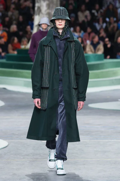 Look 17